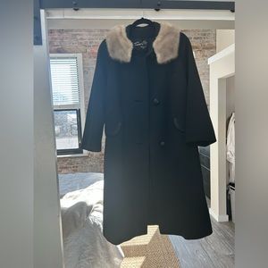 Vintage coat w/fur collar size 8